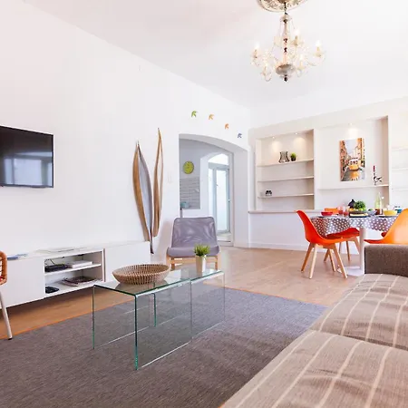 Casa Feliz In Apartamento Lagos